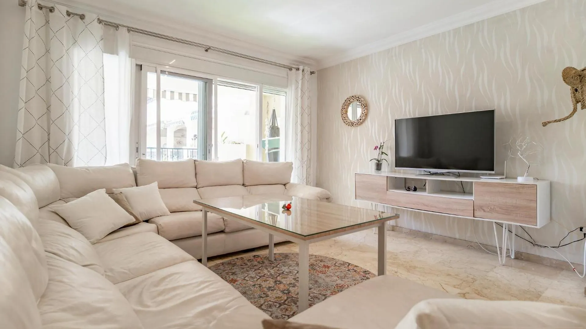 Humera Beautiful Apartment In Las Lagunas De Mijas