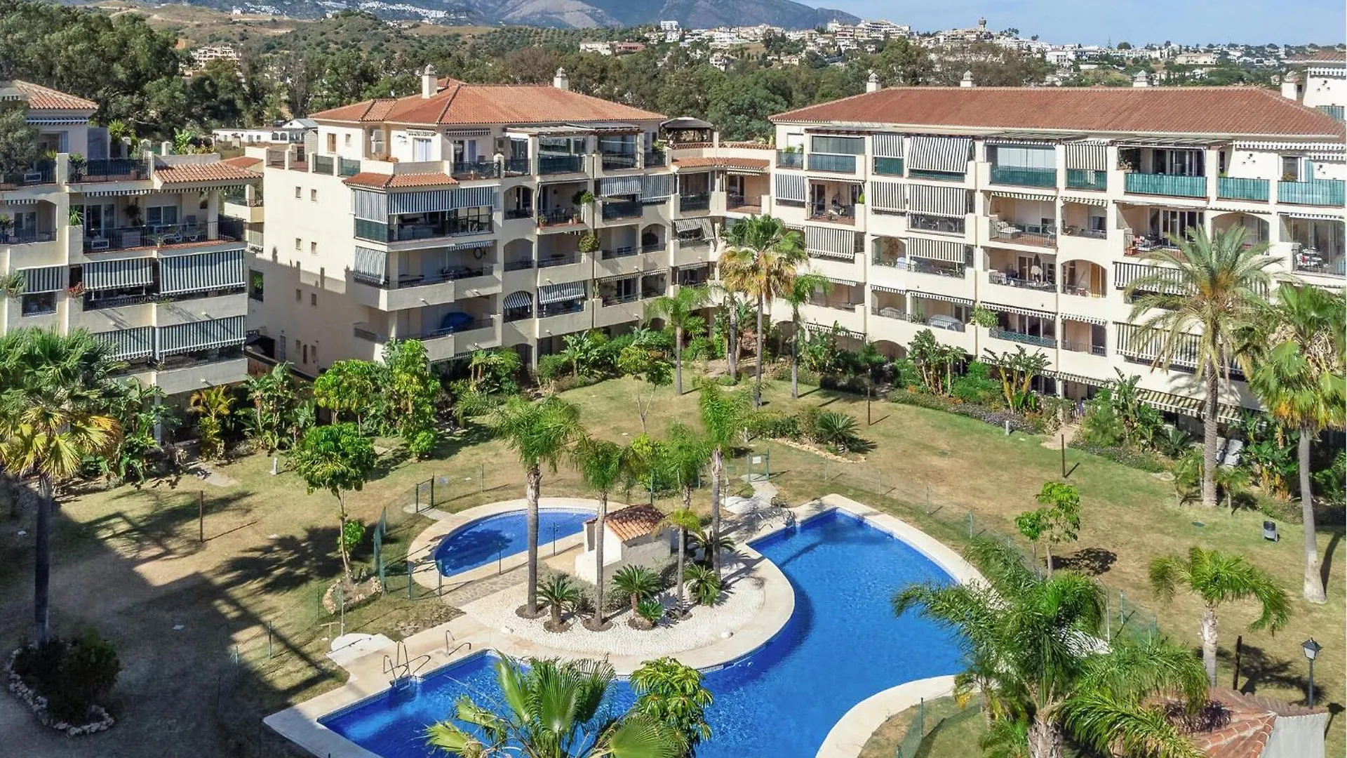Beautiful Apartment In Las Lagunas De Mijas Humera