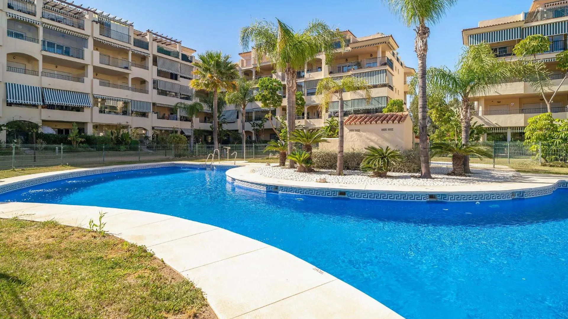 Humera Beautiful Apartment In Las Lagunas De Mijas
